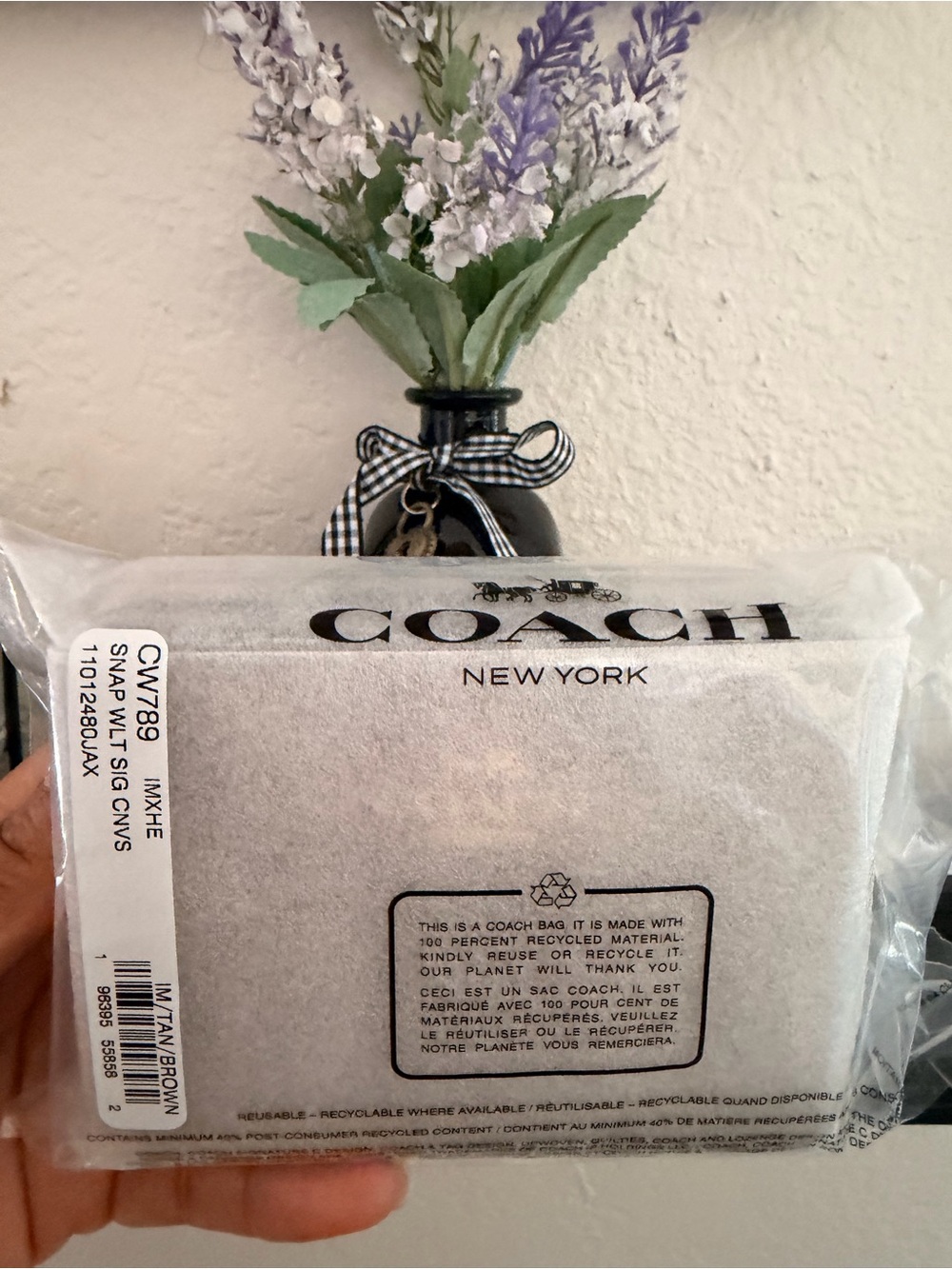 Coach Snap Wallet In Signature Canvas - Picture 4 of 10